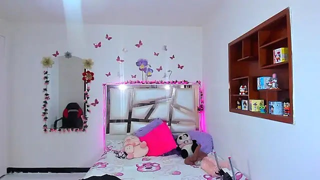 perlabeautiful's cam snapshot