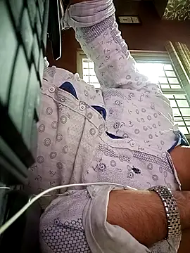 daddy_lip's cam snapshot