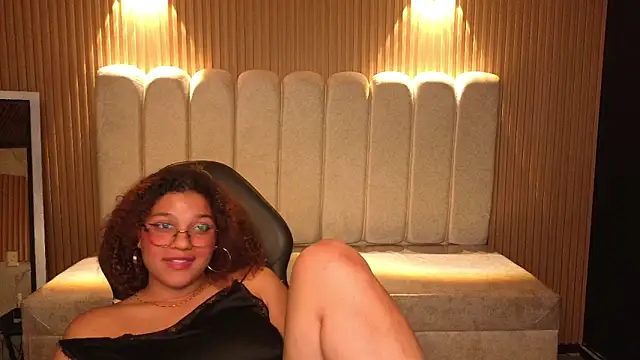 Kendall_rossii_'s cam snapshot