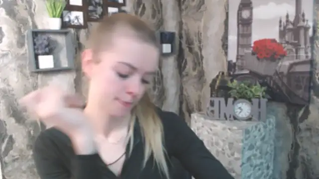 AliceFlirtt_'s cam snapshot