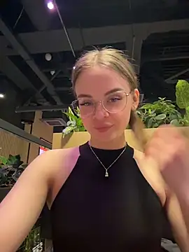 KristiRich's cam snapshot