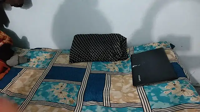 SnuggledStrut live sex cam