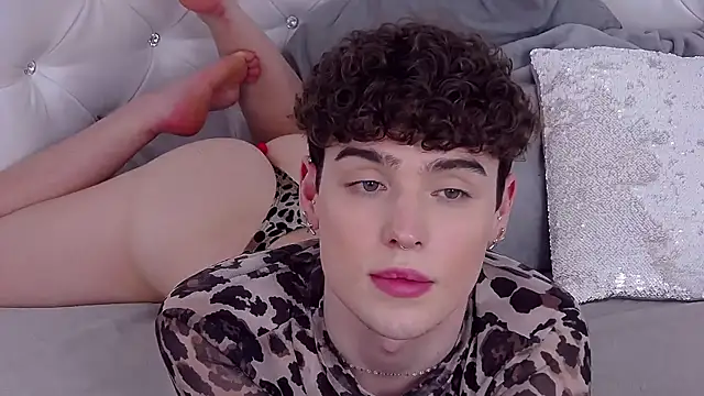 RobbyCharming's cam snapshot