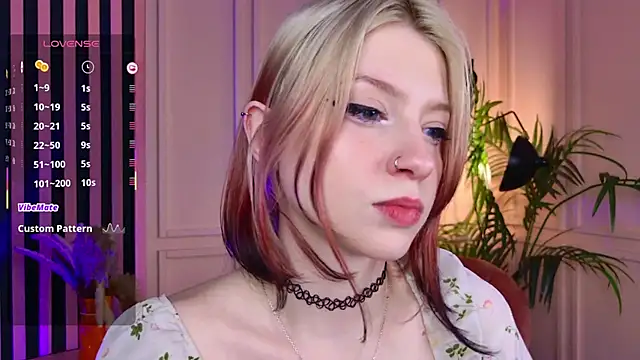 arielabradberry's cam snapshot