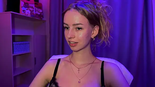 LunaCrave's cam snapshot