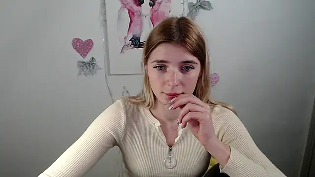 JuiceLips__ live sex cam