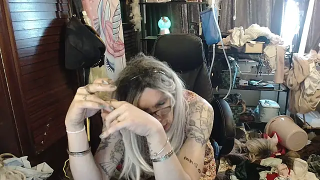 Ombeline1 live sex cam