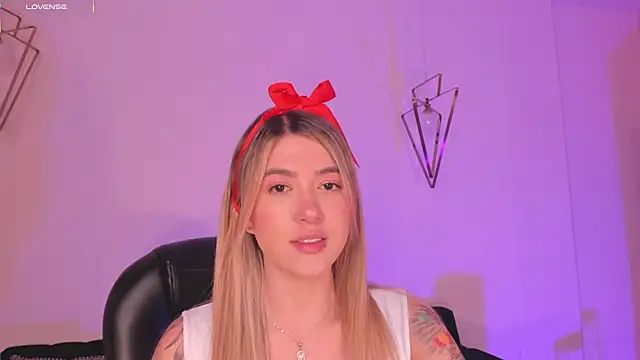 EveBensonX live sex cam