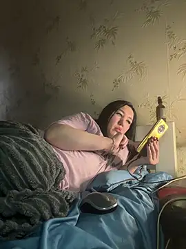 Naughtbaby_2025's cam snapshot