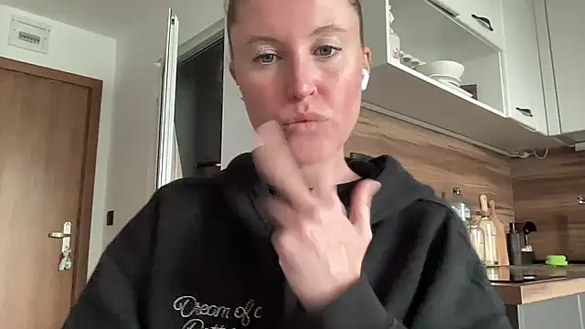 Ameli8's cam snapshot