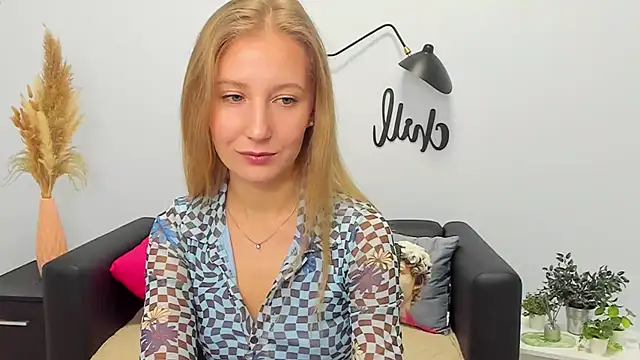 LolaWilsons's cam snapshot