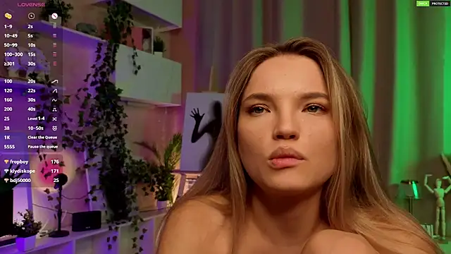 JulieLupo's cam snapshot