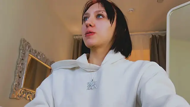 Delise_Lenoir's cam snapshot