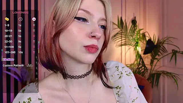 arielabradberry's cam snapshot