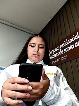 Cute_Penelope's cam snapshot