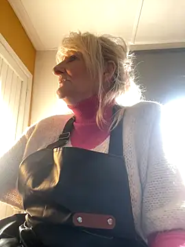 SexyMilfTascha's cam snapshot