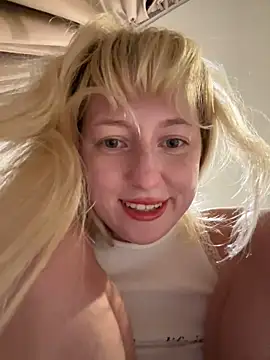 RonnieKiss live sex cam