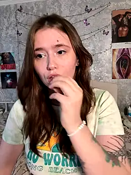 Sabrina_shells's cam snapshot