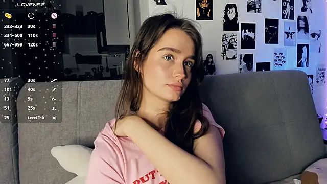 lovelyalivia's cam snapshot