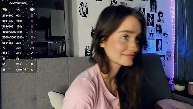 lovelyalivia's cam snapshot