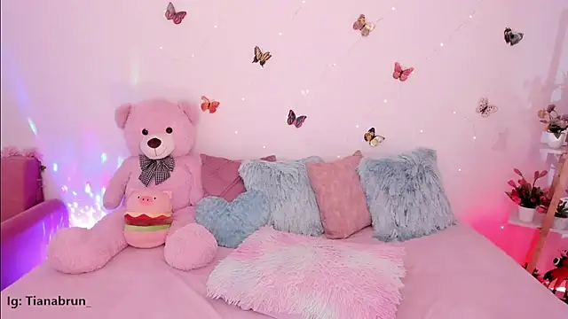 Zara_uwu_'s cam snapshot