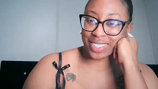 Nyxie_Chaos live sex cam