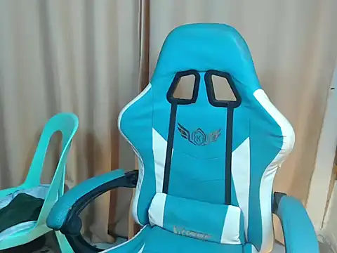 urasianjason's cam snapshot