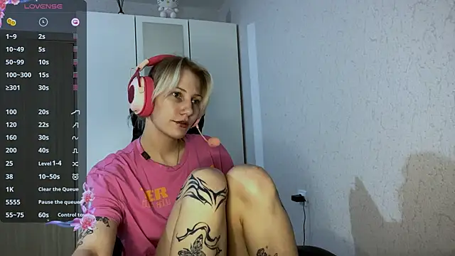 FoxySable's cam snapshot