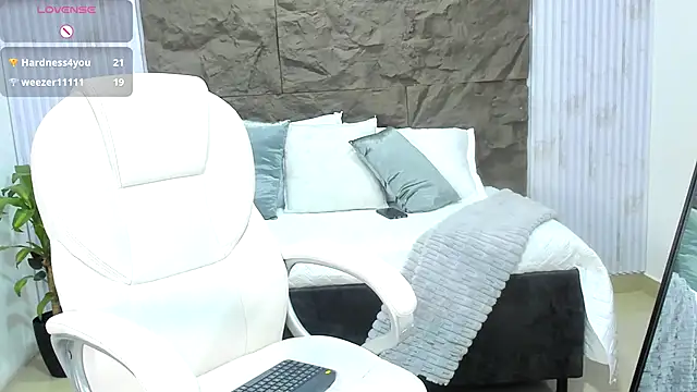 coniie_jhons's cam snapshot