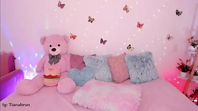 Zara_uwu_'s cam snapshot