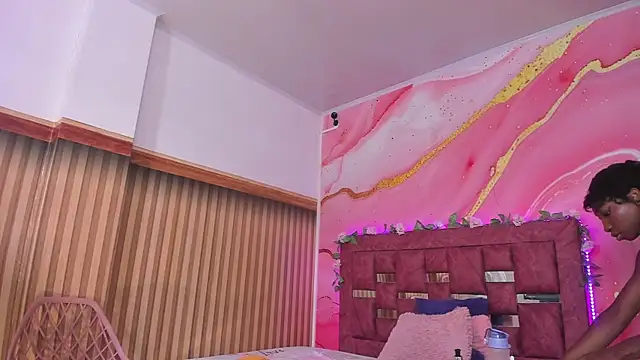 melody_paris's cam snapshot