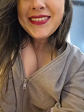 GatitaXD27's cam snapshot