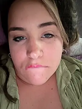 iviiiiiiiiiii's cam snapshot