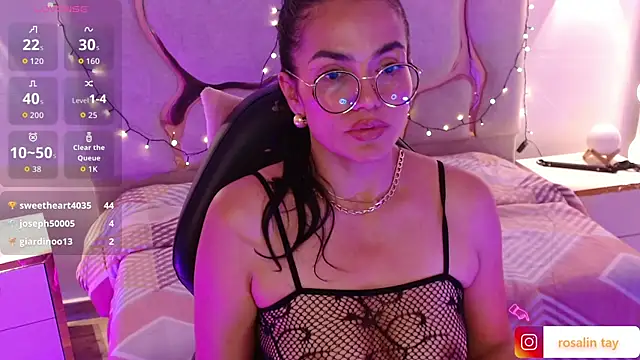 Rosalind_tay's cam snapshot