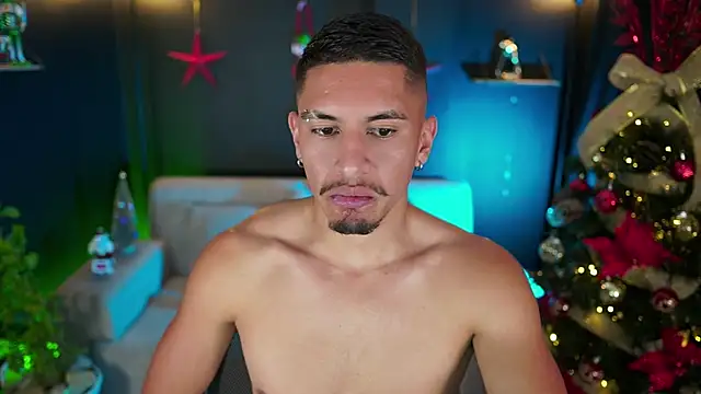 Aaronfox_x's cam snapshot