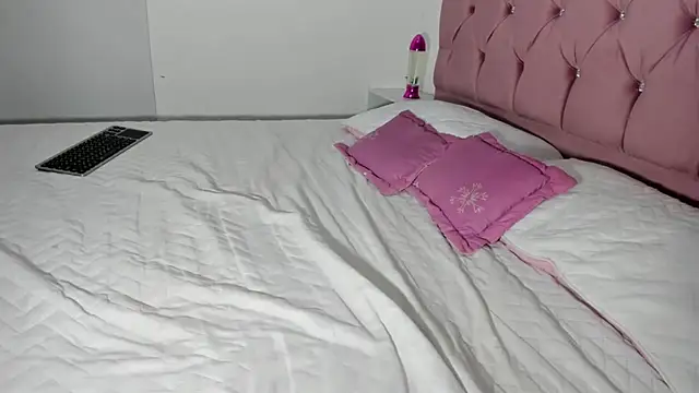 linda_skinny's cam snapshot