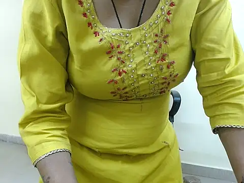 LovingPihu's cam snapshot