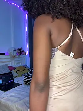 peeky_pinky's cam snapshot