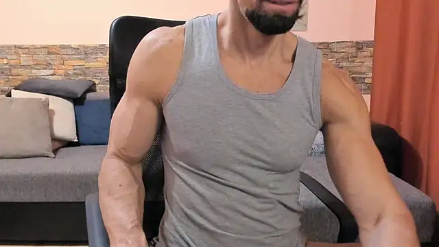 HotHunkTrainer live sex cam