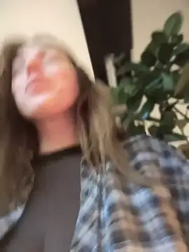 MommmyYummy's cam snapshot