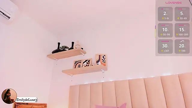 Emely_Deluxe's cam snapshot