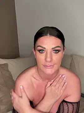 Nola_Luxx-offiziell live sex cam