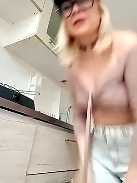 CandieGilson__'s cam snapshot