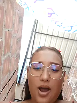 young_dairy01's cam snapshot