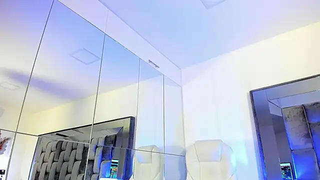 zinnia_mosley's cam snapshot