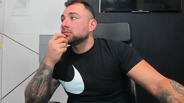 DuncanStone live sex cam