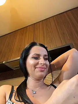 Hotmomcheckk_ live sex cam