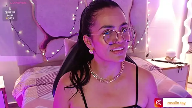 Rosalind_tay's cam snapshot