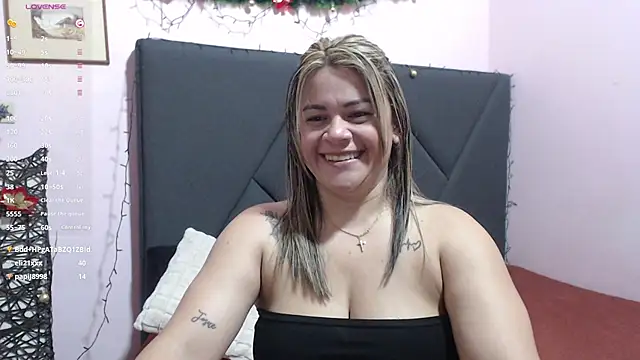 pamela_echeverria's cam snapshot