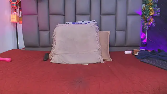 _MiaBrown_'s cam snapshot